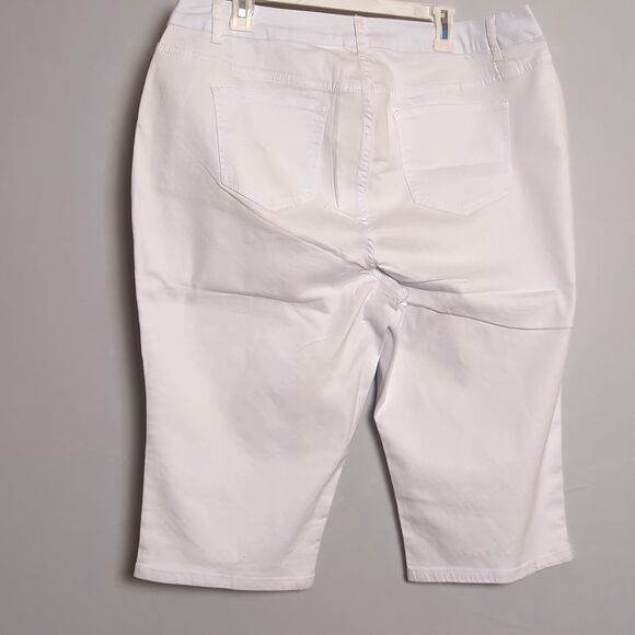 Ashley Stewart Rhinestone Embellished Denim Capri Pants - Size 18 - Picture 2 of 6